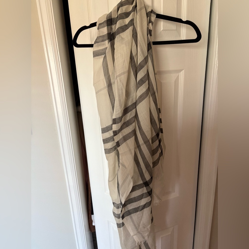 Authentic Burberry Cream and Black Striped scar